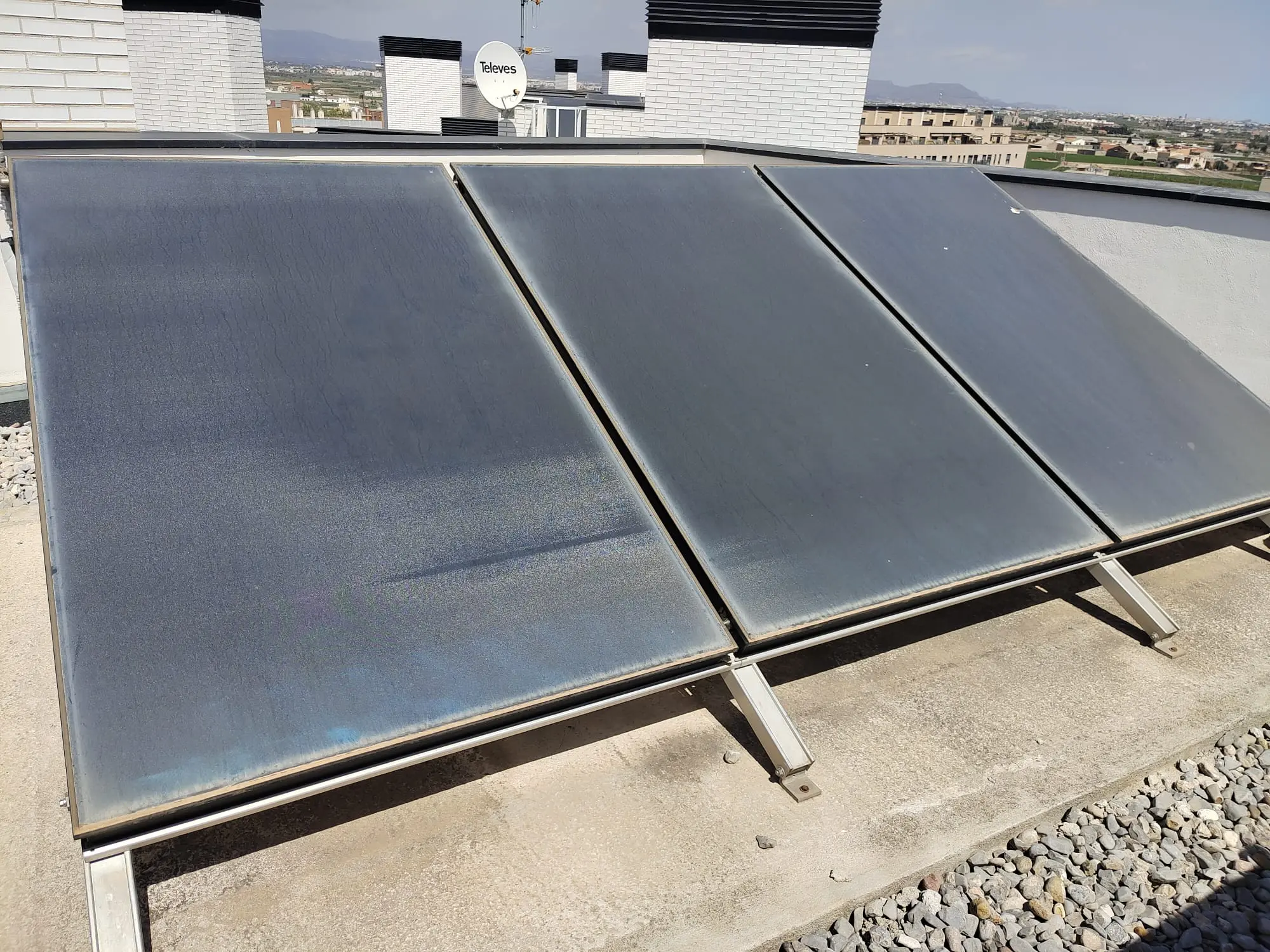 Imagen para Instalación de Placas Solares Térmicas para Producción de Agua Caliente Sanitaria